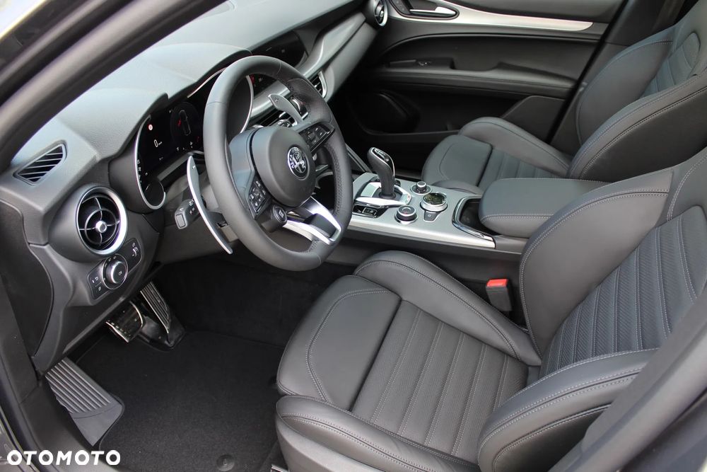 Alfa Romeo Stelvio 2.0 Turbo Veloce Q4 - 11