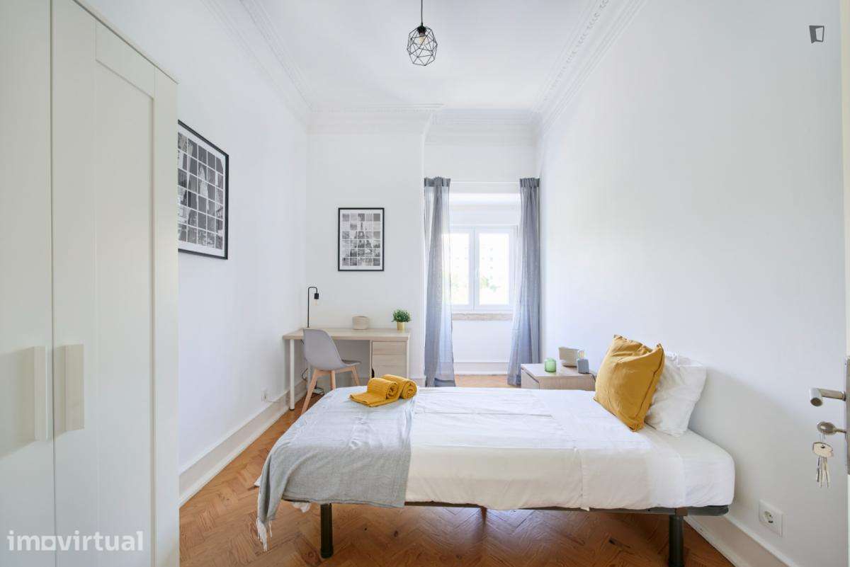 Quarto - localizado em Alameda Lisbon - Grande imagem: 2/53