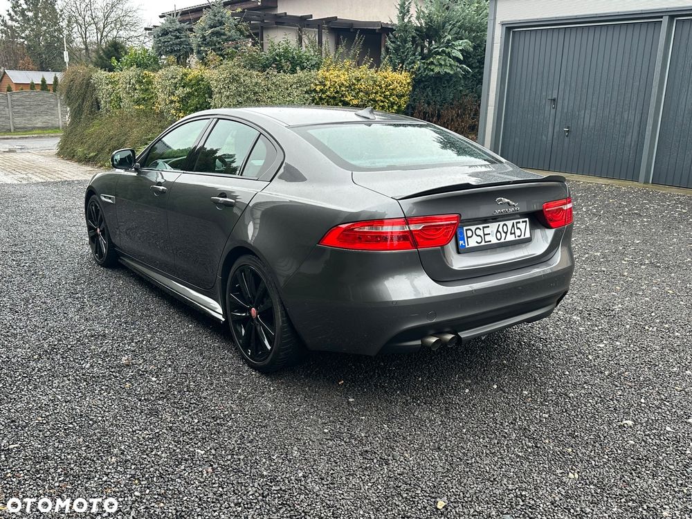Jaguar XE 20d R-Sport - 4