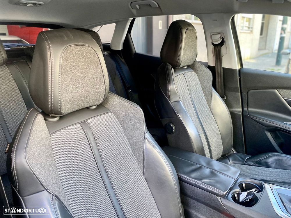 Peugeot 3008 1.5 BlueHDi Allure - 24