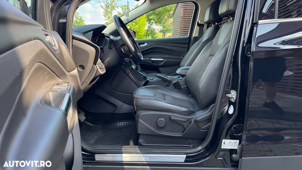 Ford Kuga 2.0 TDCi 4WD Powershift Titanium - 14