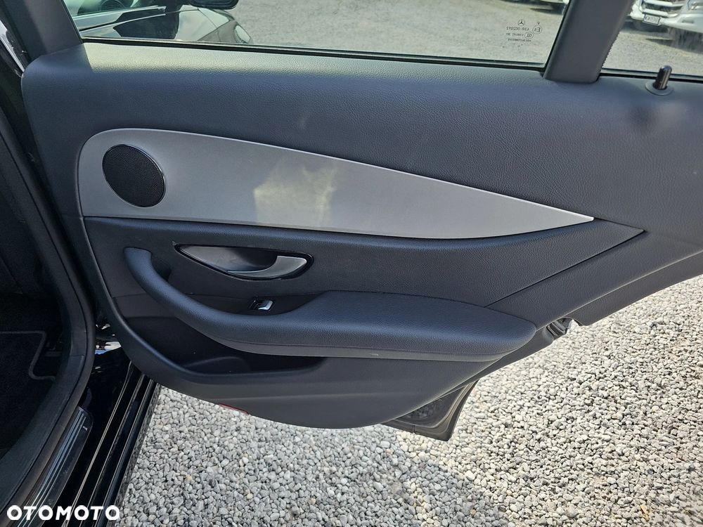 Mercedes-Benz Klasa E 300 de 4Matic 9G-TRONIC Avantgarde - 23