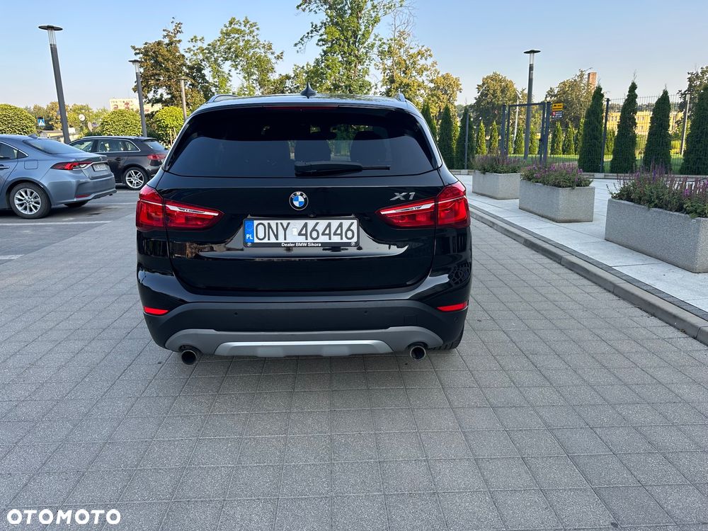 BMW X1 xDrive25i Advantage - 6