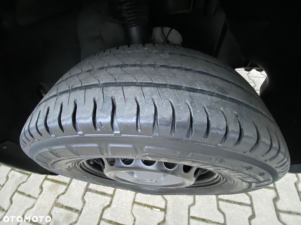 Volkswagen CRAFTER 2,0 TDI 136KM SKRZYNIOWY 350x215 KLIMATYZACJA - 27