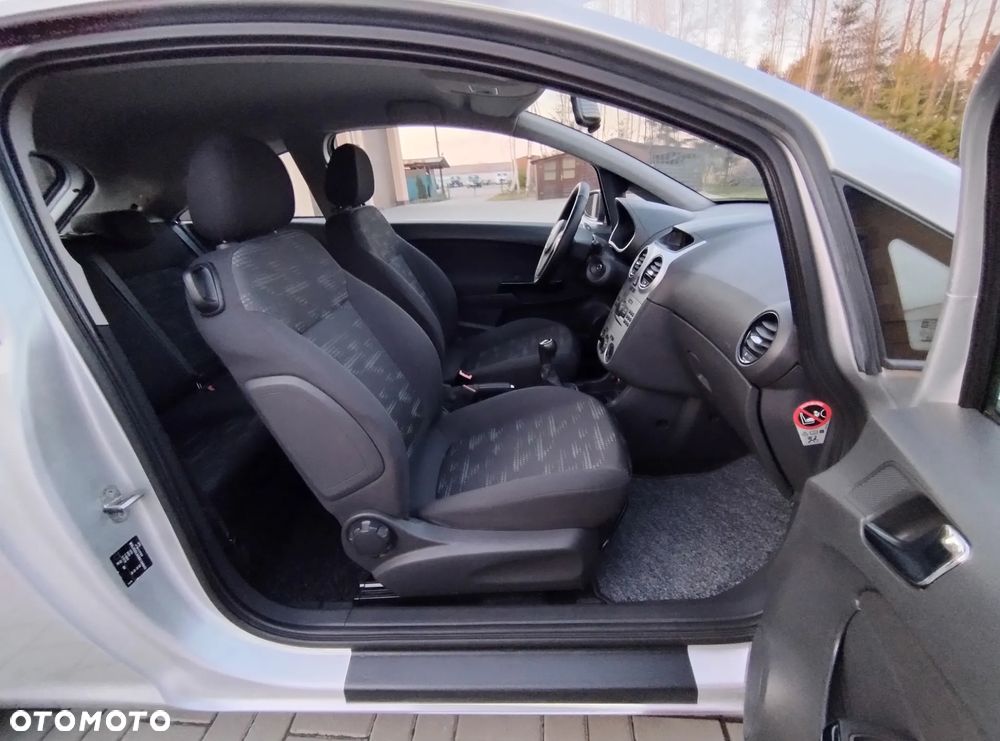 Opel Corsa 1.2 16V Cosmo - 32