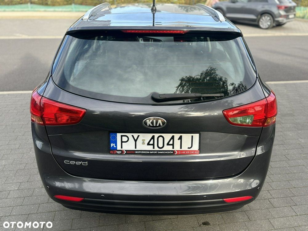 Kia Ceed - 4