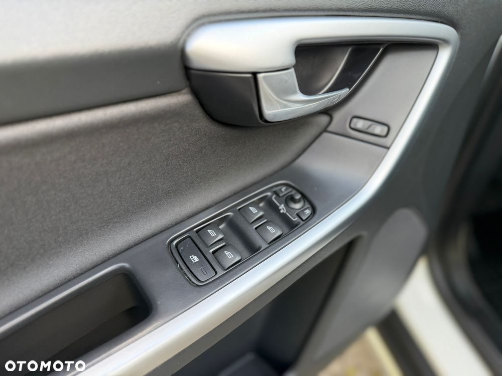 Volvo XC 60 - 24