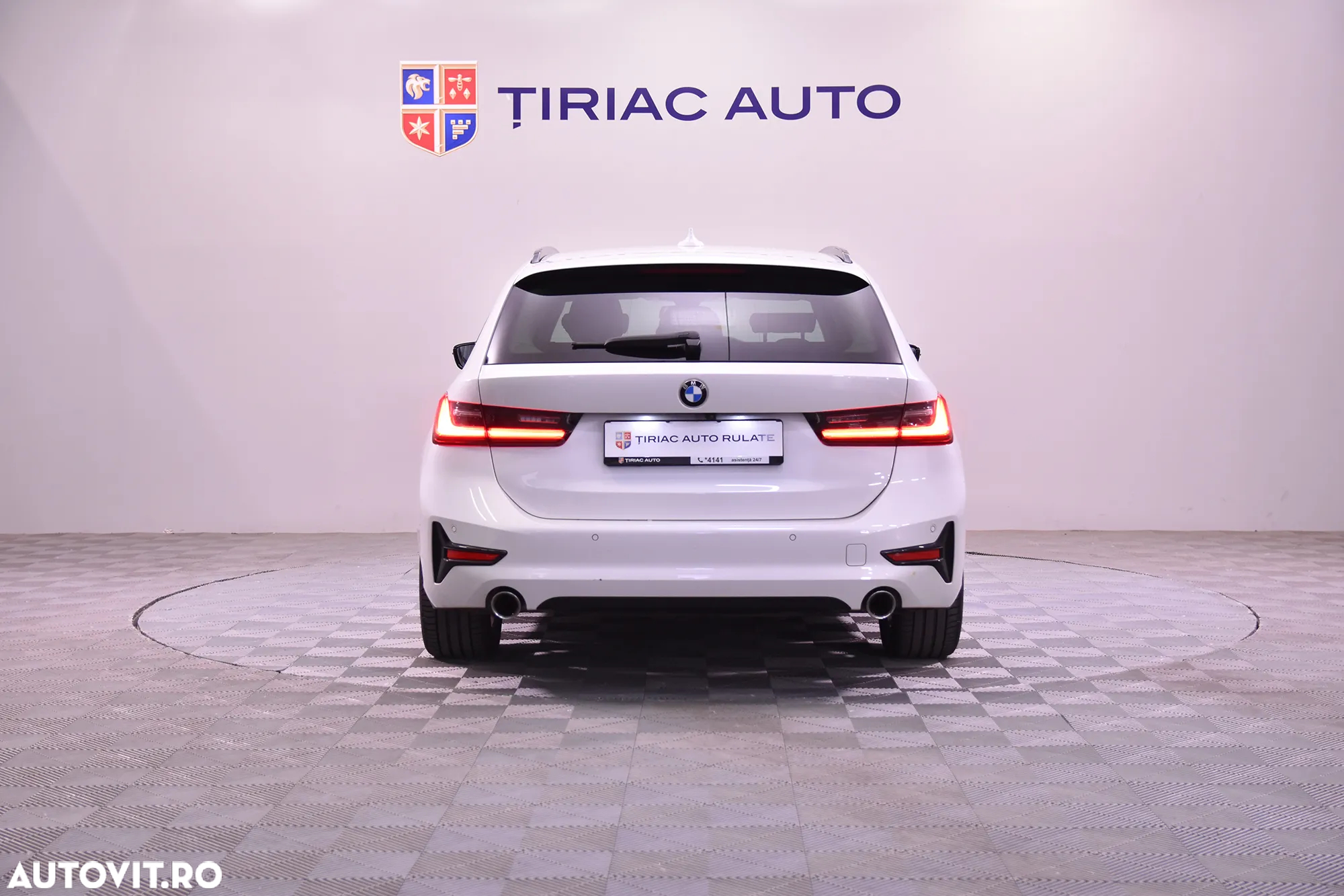 BMW Seria 3 320i Touring Aut. - 4