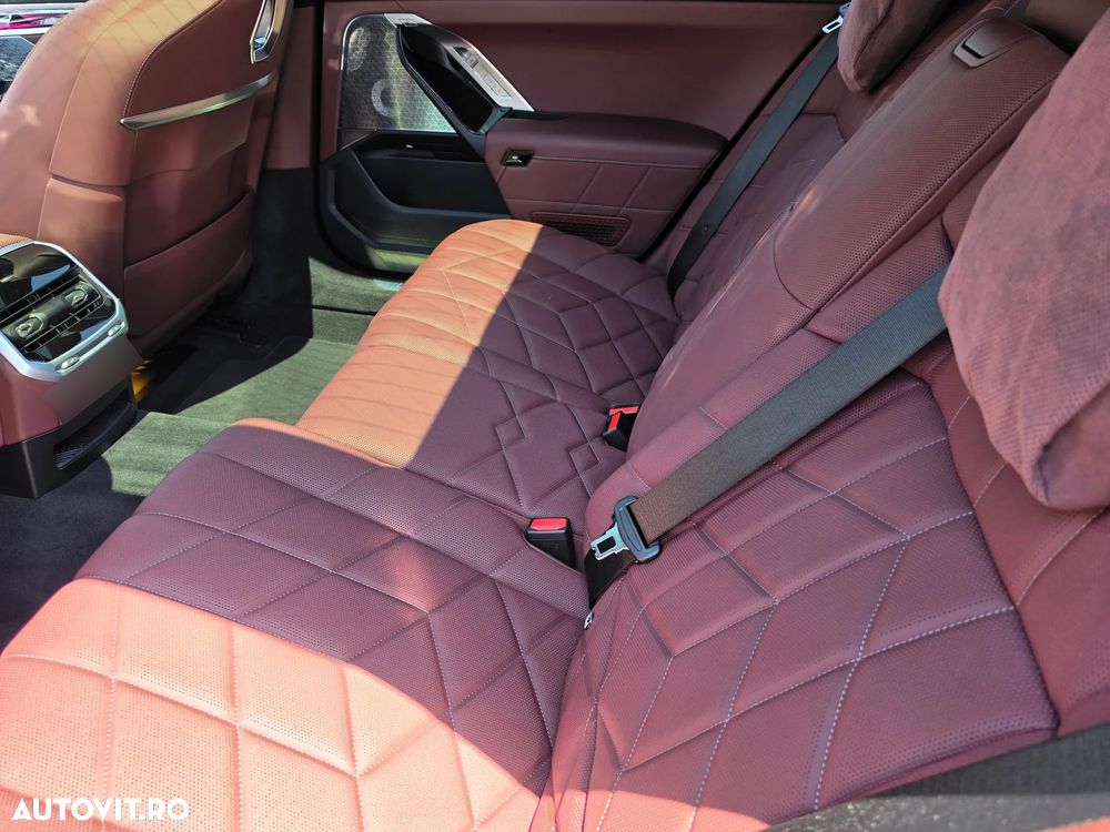 BMW Seria 7 740d xDrive MHEV - 7