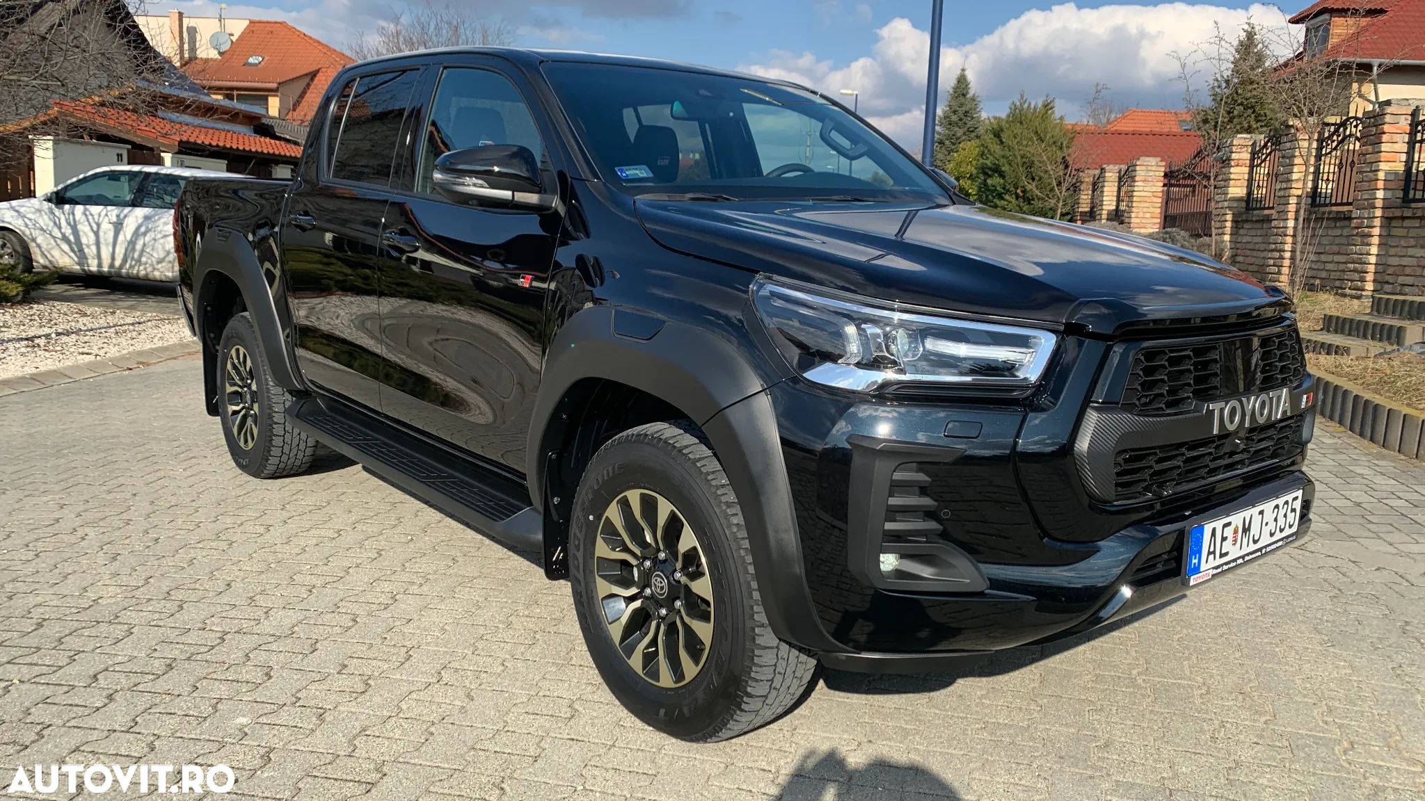 Toyota Hilux 2.8D 204CP 4x4 Double Cab AT GR Sport - 1