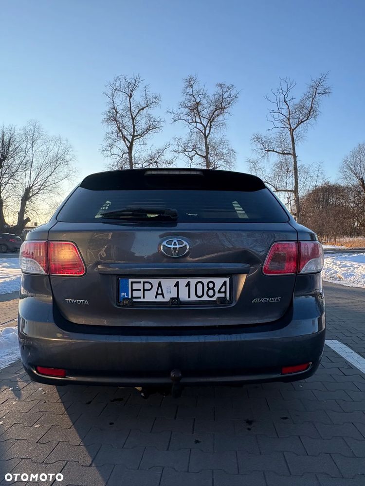 Toyota Avensis 1.8 Sol - 6