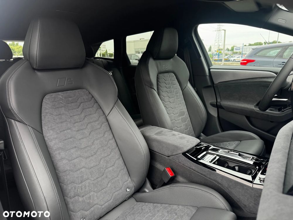 Audi A6 Avant e-tron - 36