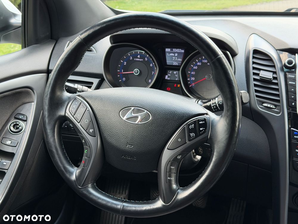 Hyundai i30 blue 1.6 GDI Passion - 16