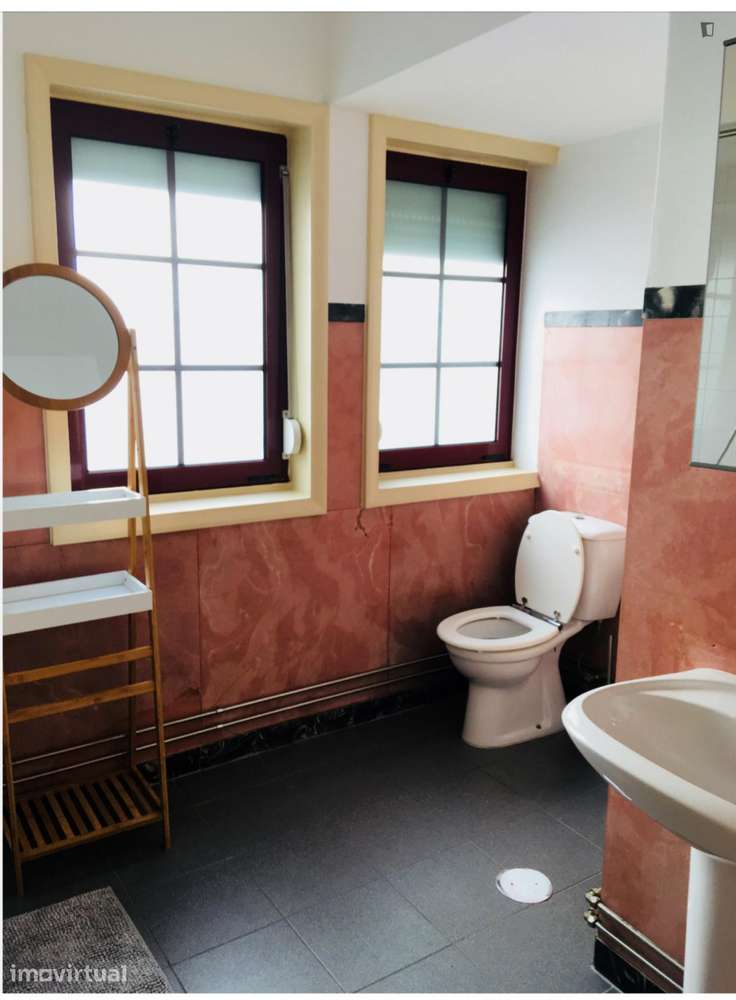 Quarto - localizado em Cedofeita Porto - Grande imagem: 2/13