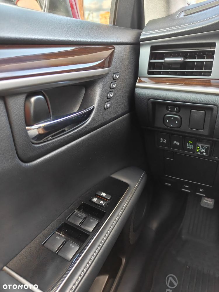 Lexus ES - 22