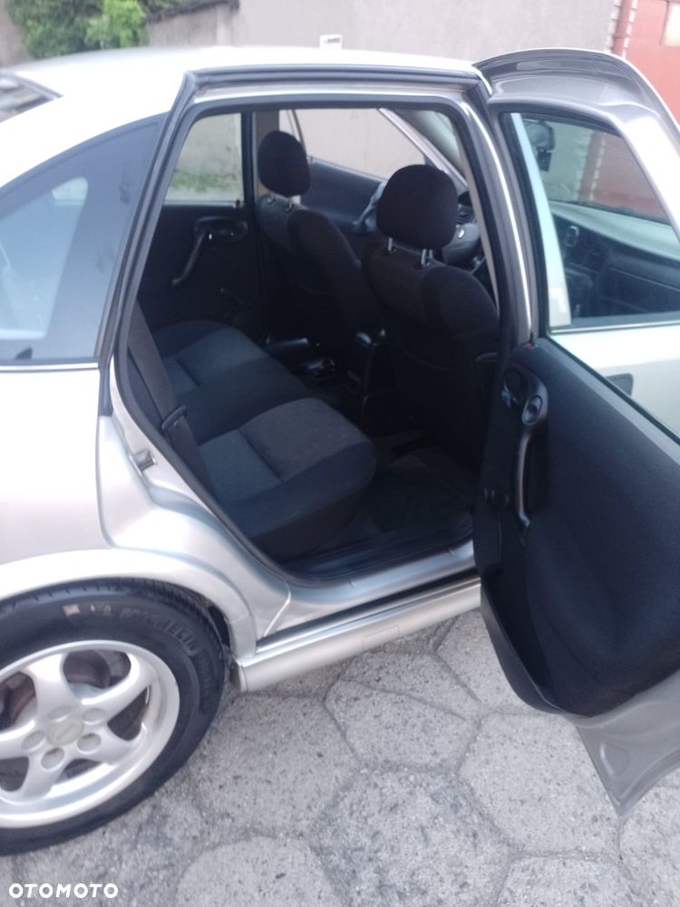 Opel Vectra 1.6 - 9