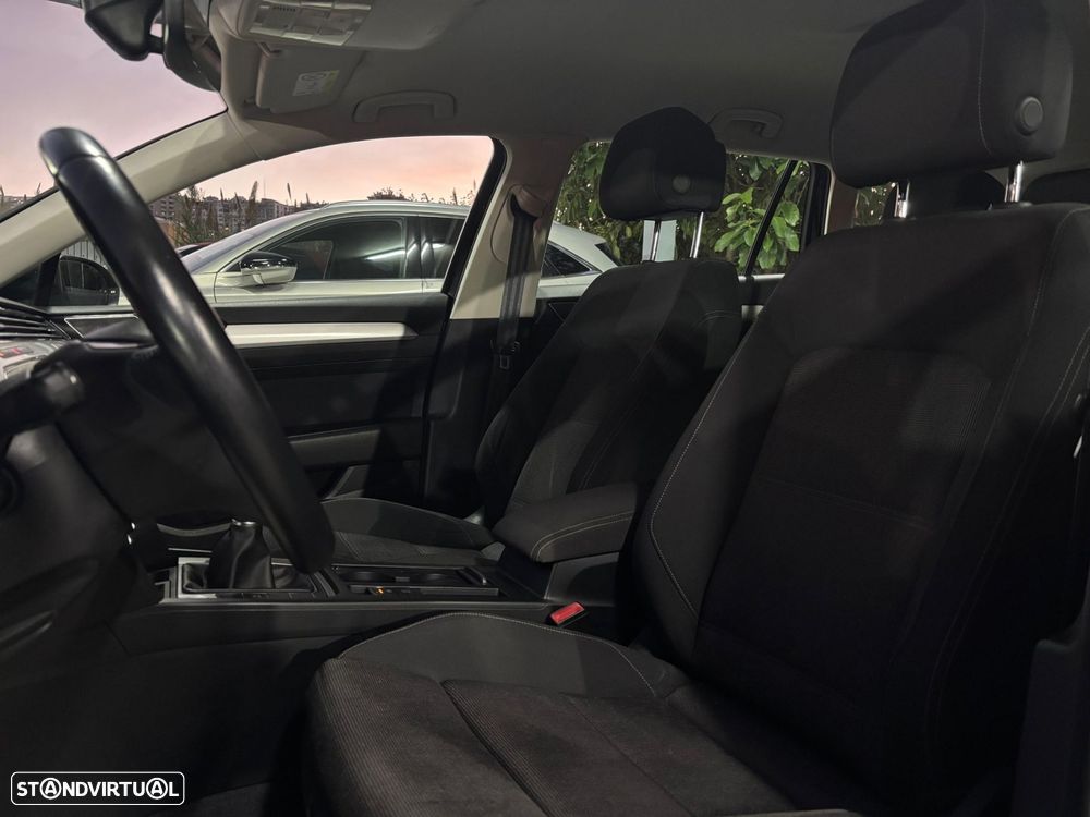 VW Passat Variant 1.6 TDI Confortline - 12