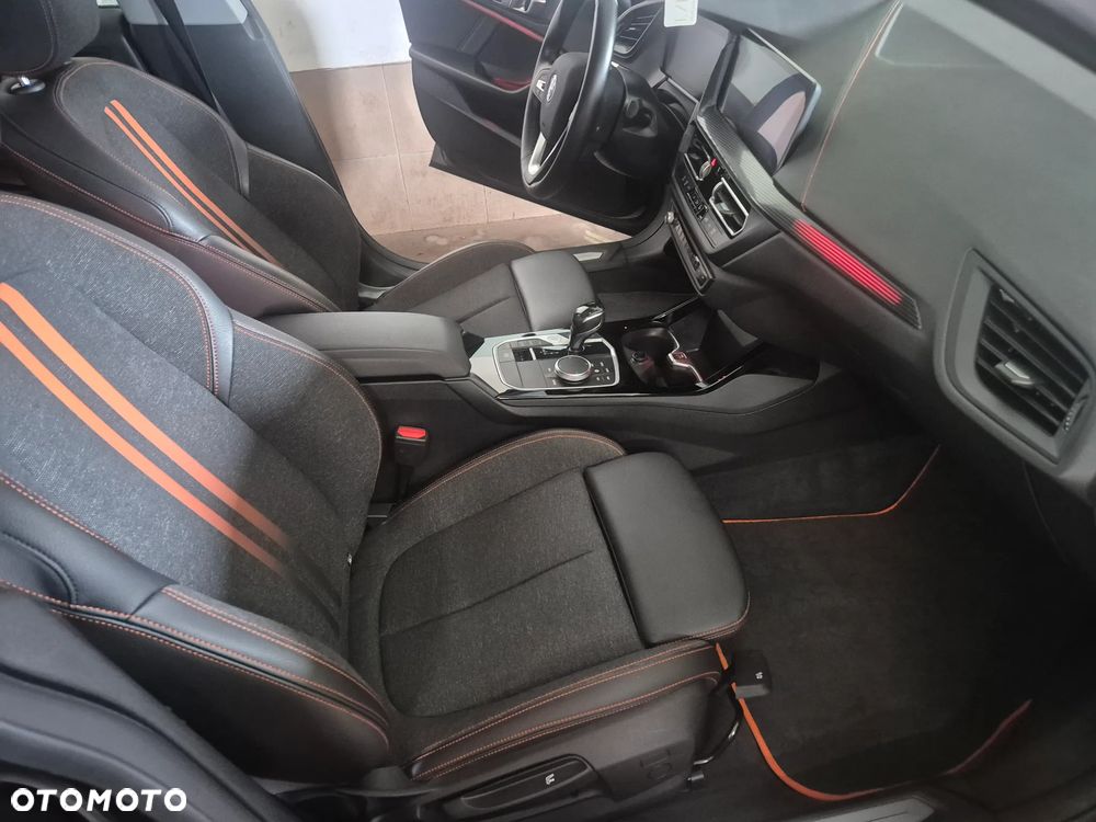 BMW Seria 2 216d Sport Line - 10