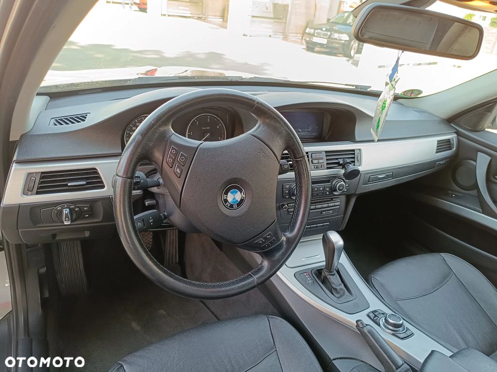 BMW Seria 3 320d - 4