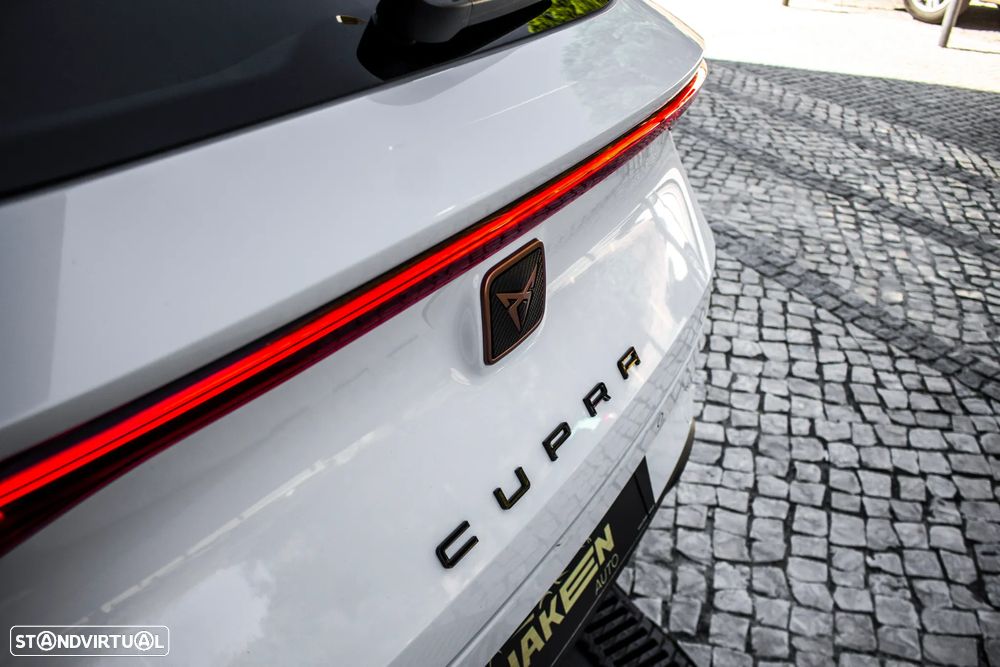 Cupra Leon ST 1.4 e-Hybrid VZ DSG - 13