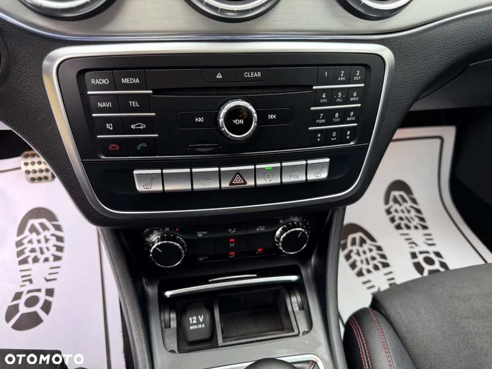 Mercedes-Benz CLA 180 AMG Line - 33