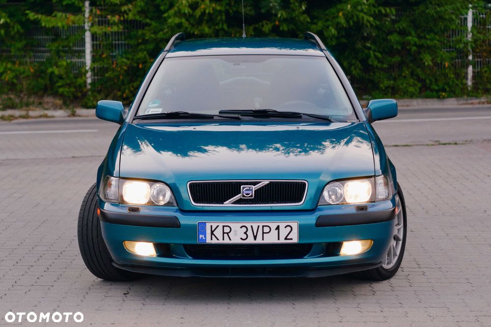 Volvo V40 2000 photo 3