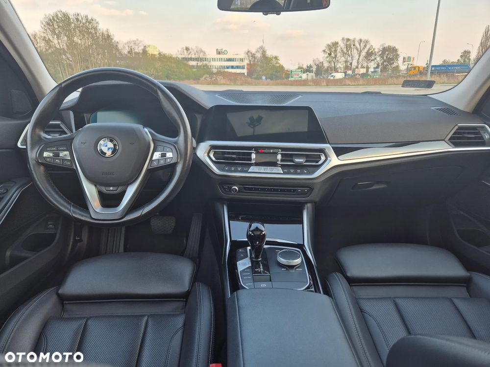 BMW Seria 3 320d xDrive MHEV Luxury Line - 10