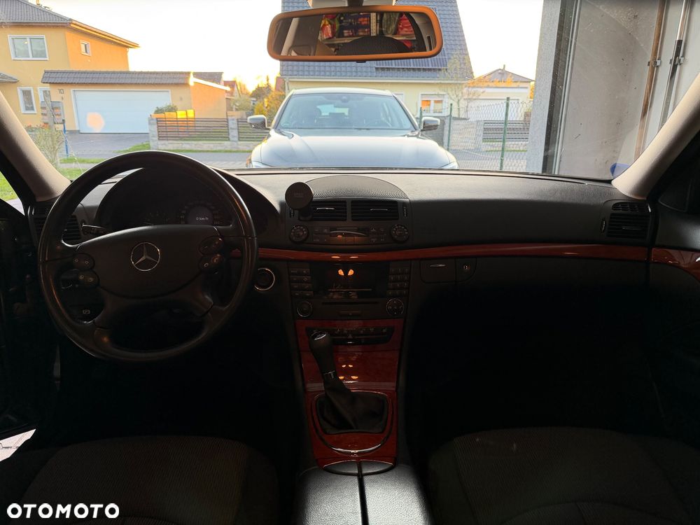 Mercedes-Benz Klasa E 200 CDI Classic DPF - 23