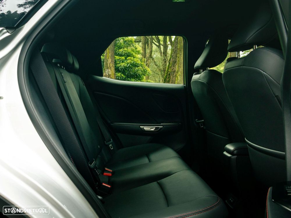 Lexus LBX - 12
