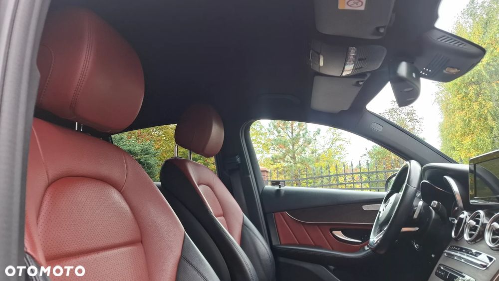 Mercedes-Benz GLC 250 4Matic 9G-TRONIC AMG Line - 21