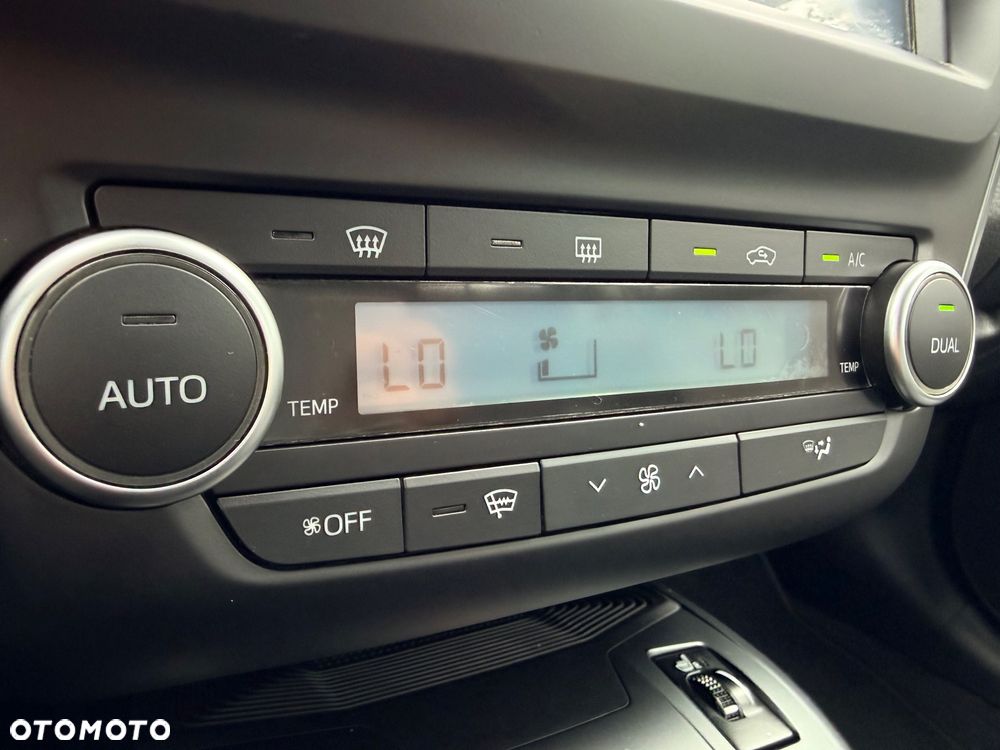 Toyota Avensis 2.0 D-4D Premium - 31