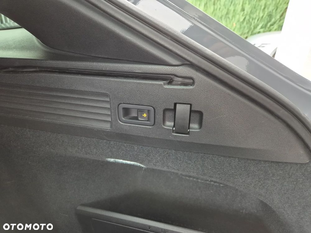 Volkswagen Arteon 2.0 TDI SCR 4Motion DSG R-Line - 11
