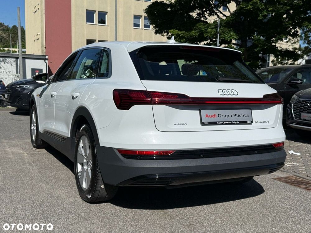 Audi e-tron - 11