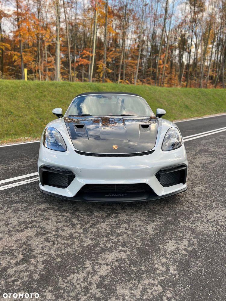 Porsche 718 Spyder - 3