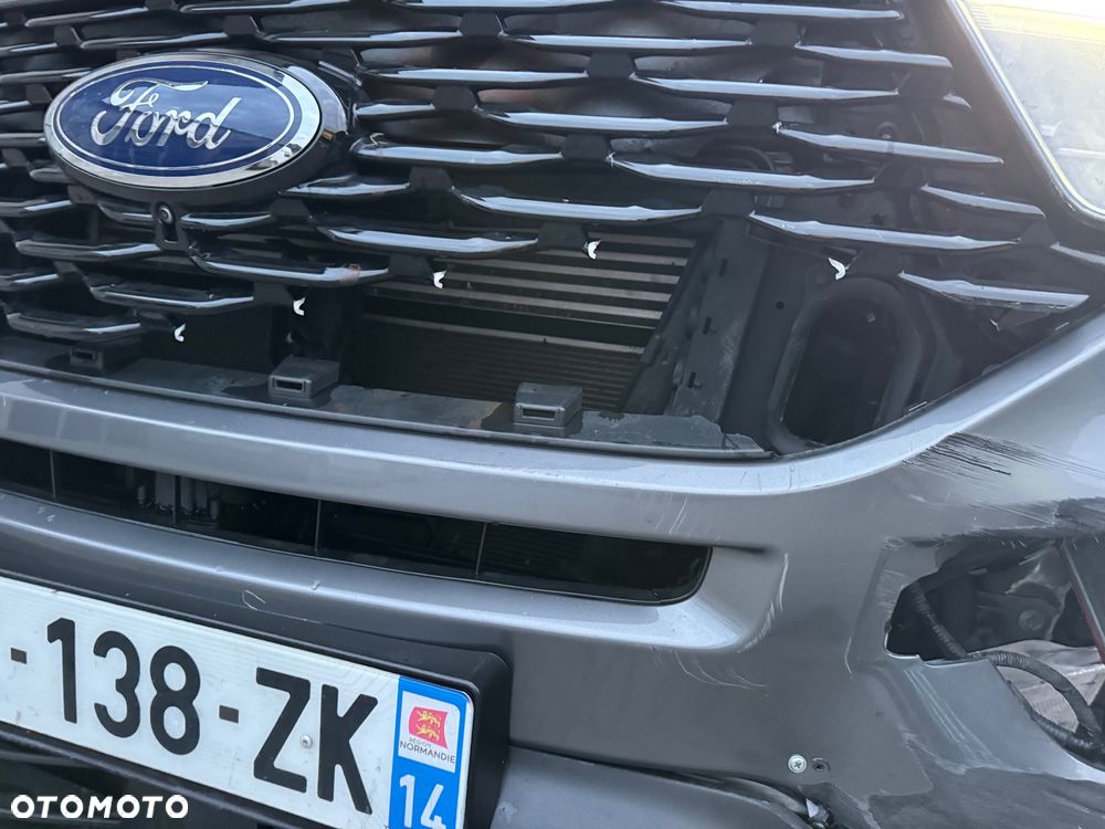 Ford Explorer - 27