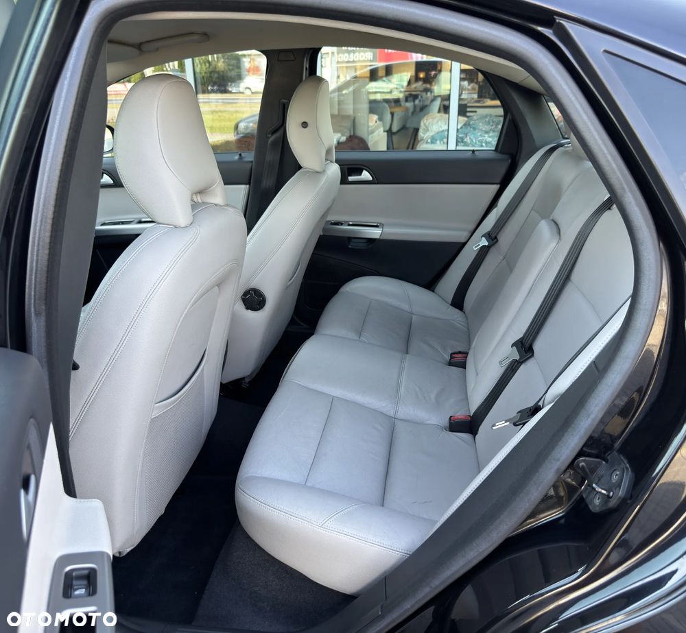 Volvo S40 T5 AWD Summum - 27