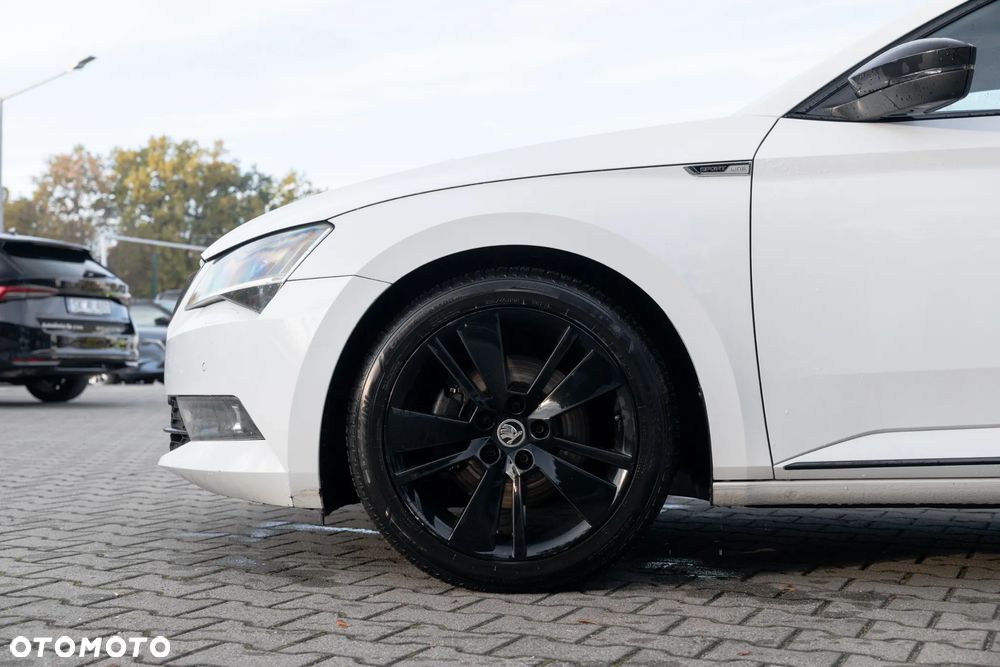 Skoda Superb 2019 photo 4