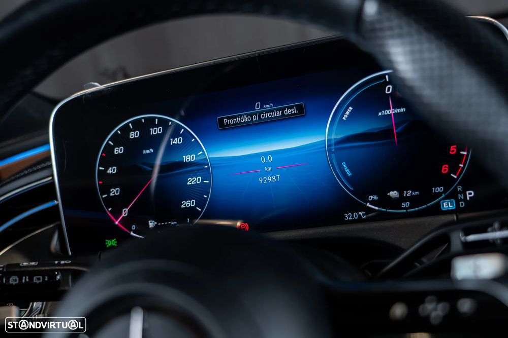 Mercedes-Benz E 300 de AMG Line - 14