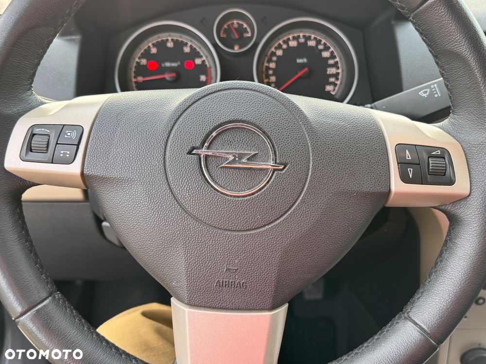 Opel Astra 1.6 Essentia - 16