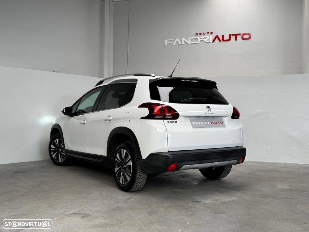 Peugeot 2008 - 11