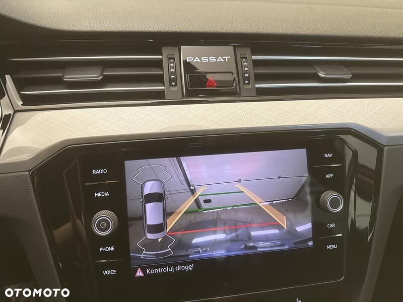 Volkswagen Passat 2.0 TDI Business DSG - 16
