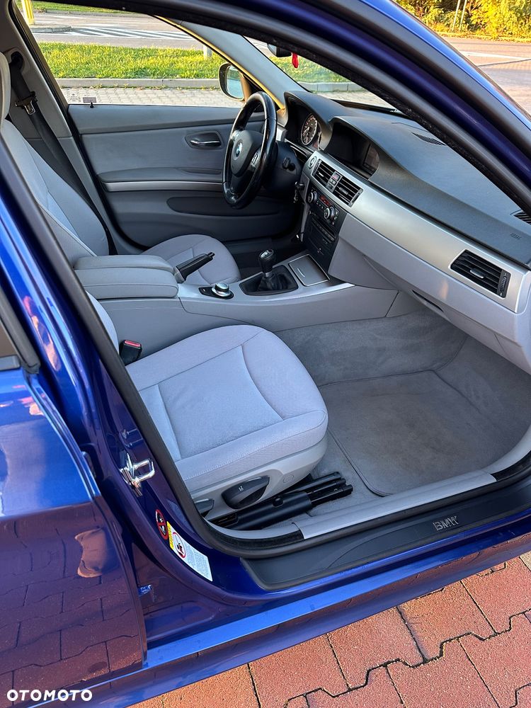 BMW Seria 3 320d - 28