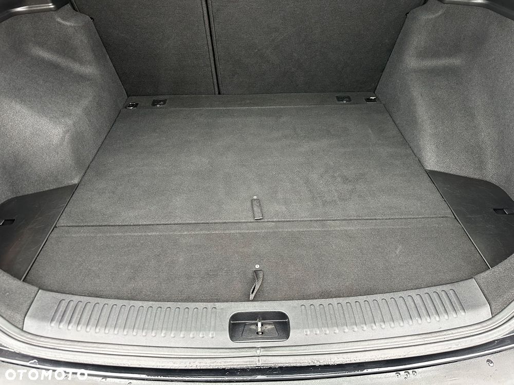 Kia Ceed 1.4 L - 12