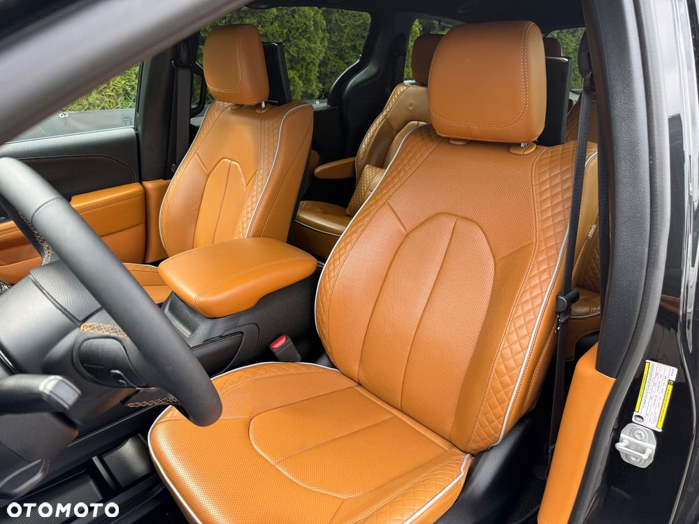 Chrysler Pacifica - 19