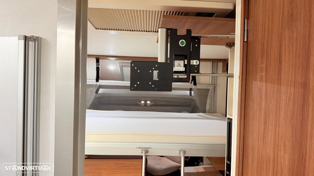 Pilote Expression P746 Automática, Cama Central - 19