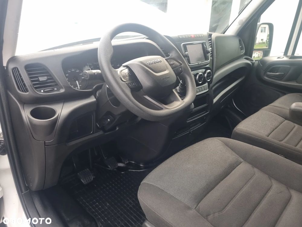 Iveco Daily 35s14 Brygadówka 6-cio osobowa - 36