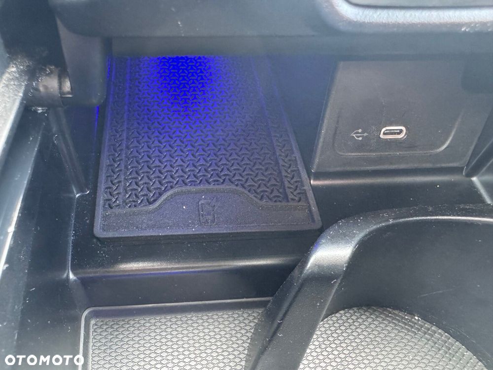 Mercedes-Benz Klasa C 180 mHEV AMG - 29