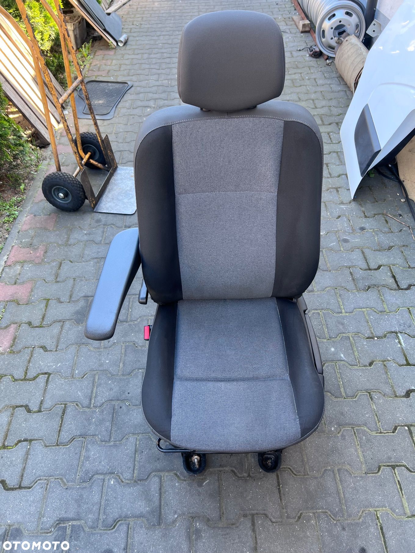 Fotel kierowcy Renault Master III 19r - 1