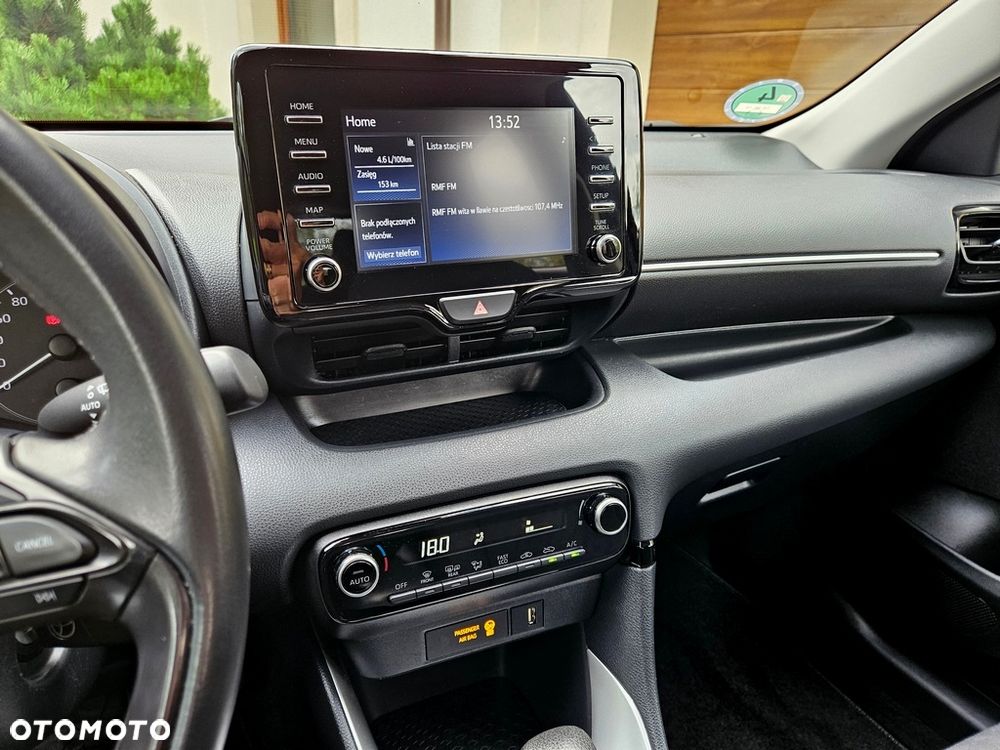 Toyota Yaris - 25