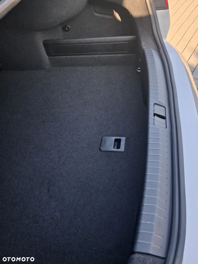Volkswagen Passat - 18